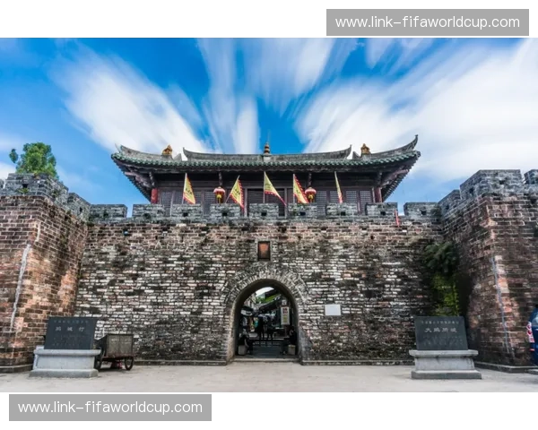 从古都城墙到世界尽头：西安出发，南美与欧洲的终极灵魂博弈